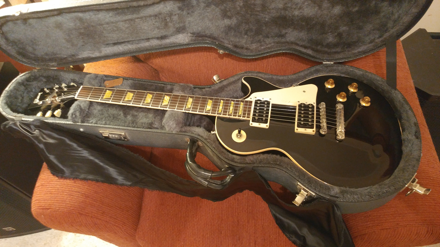 2003 Gibson Les Paul Classic Black With Gold Hardware